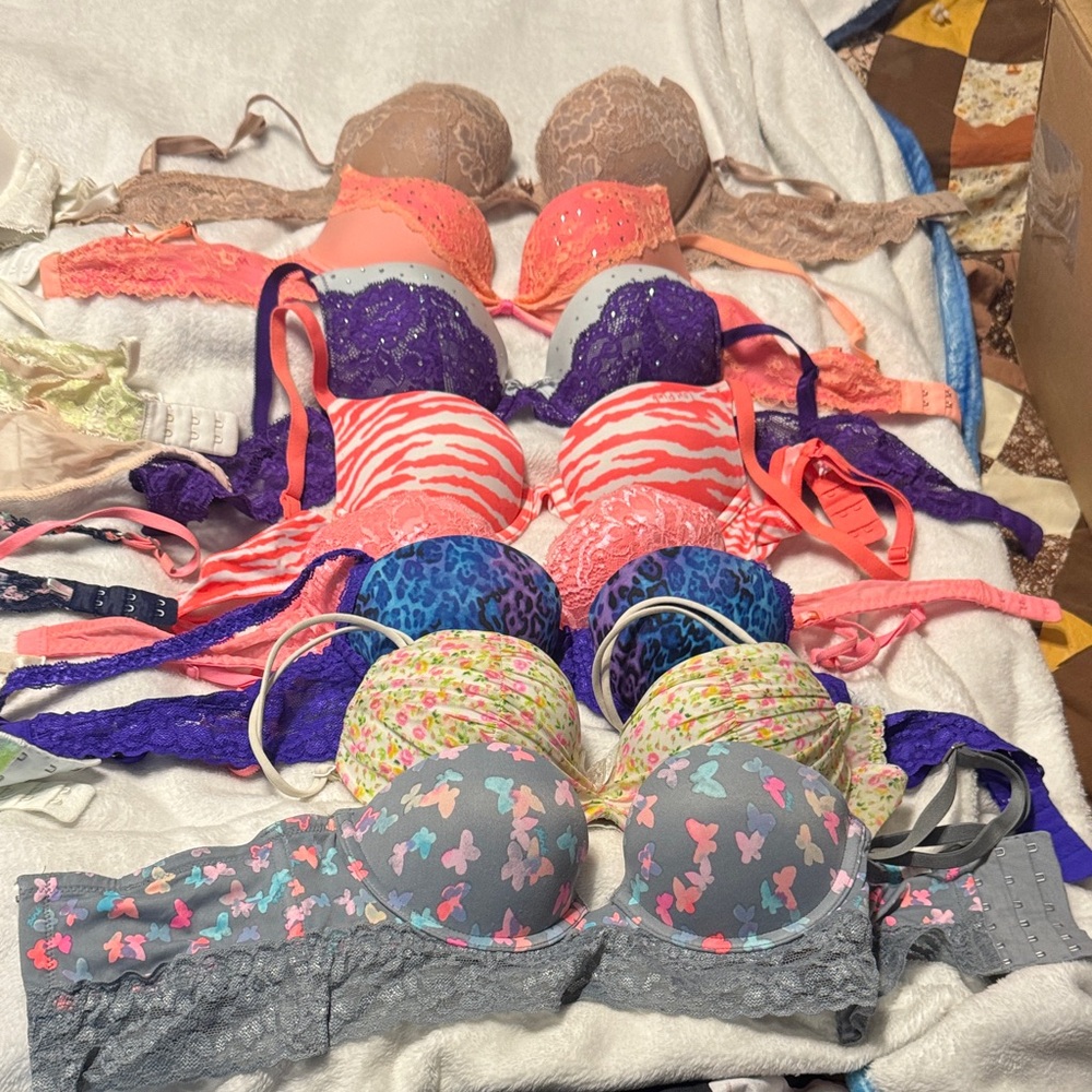 Mixed Pattern Padded Bras Pack - Floral, Butterfly, Zebra & Lace lot of 14 34-b